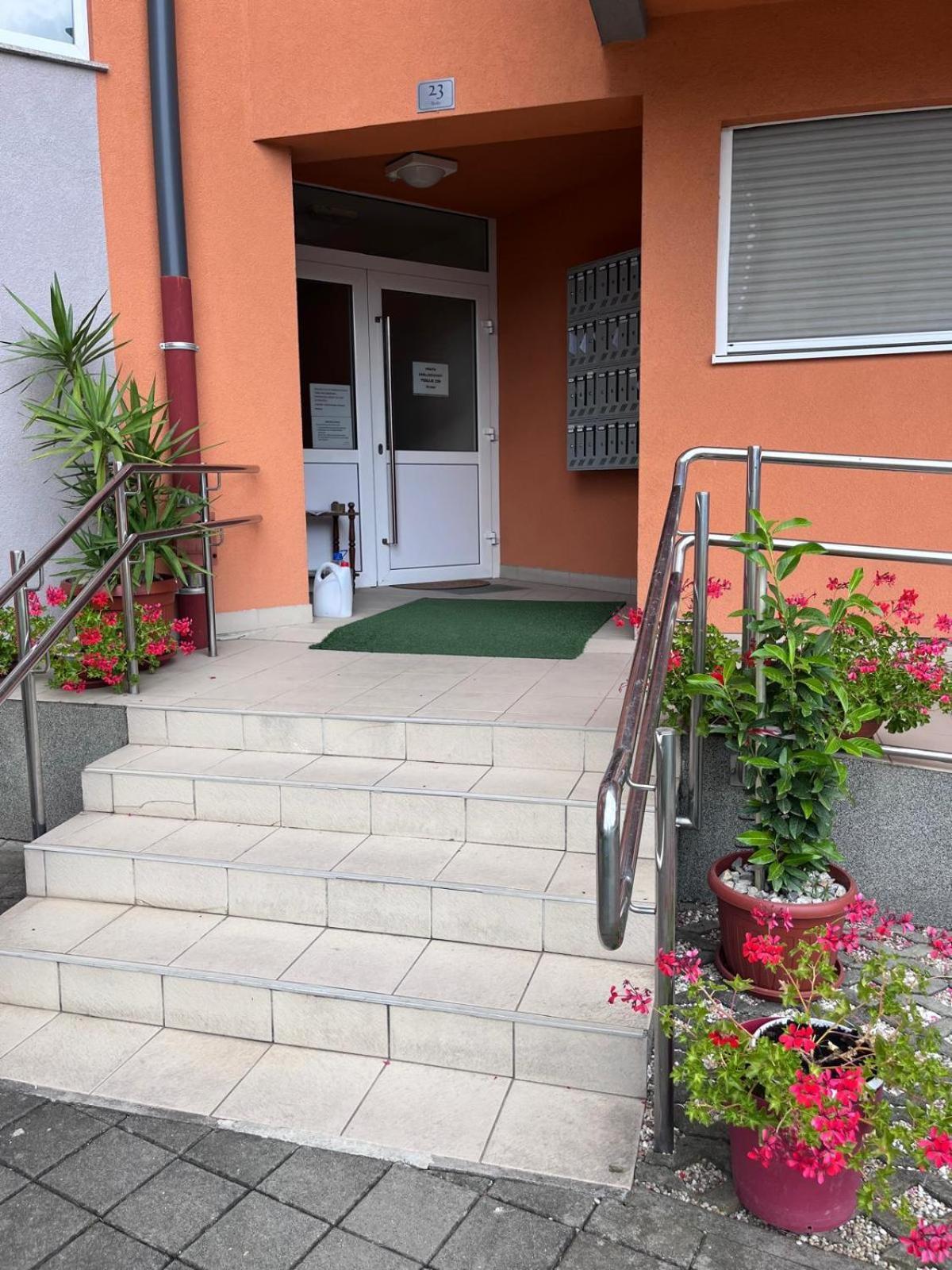 Studio Apartman - Sweet&Little Vrbovec Екстер'єр фото